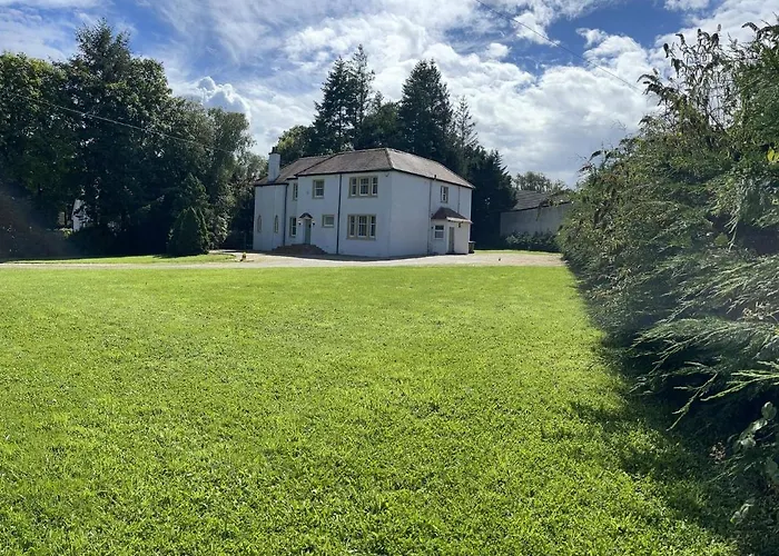 Large Country Mansion In Glasgow Newton Mearns