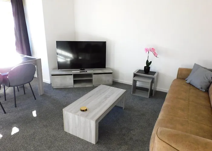 New & Delightful 3 Bed House In East Kilbride