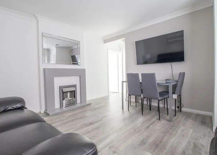 Kirkwood House 2 Bedroom House In Coatbridge