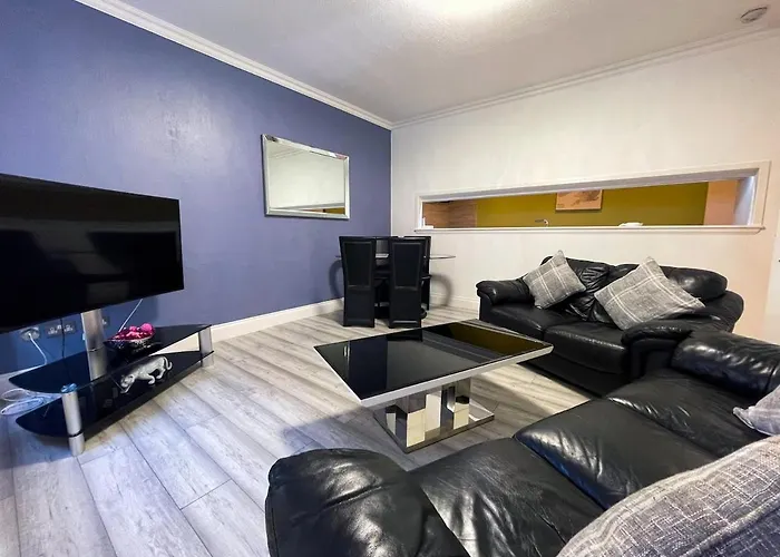 Recently Refurbished Two Bedroom Apartment, Central Location!