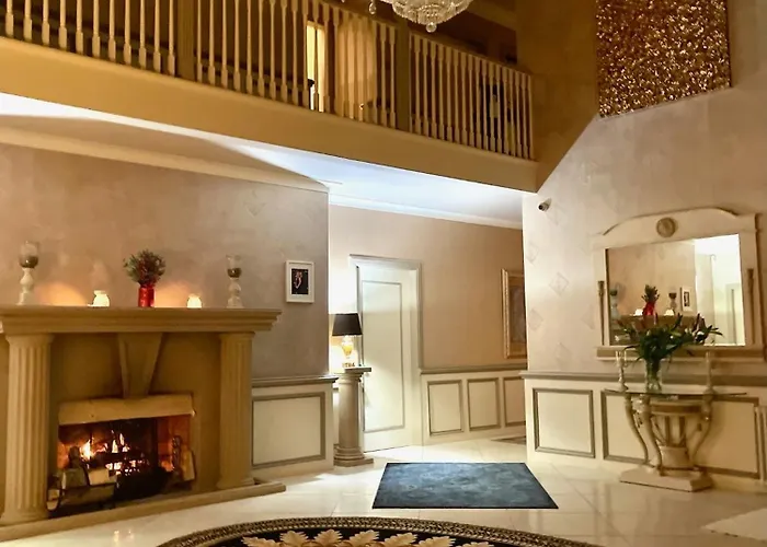 Finn Village - Loch Lomond Villa B&B With An Indoor Jacuzzi Whirlpool Bathtub