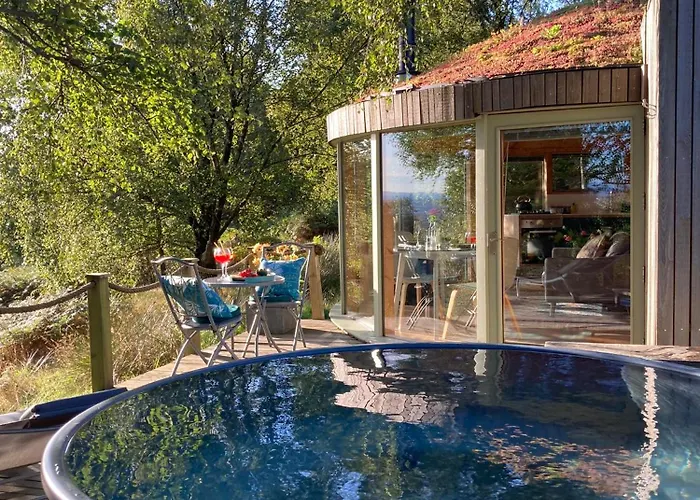 Craigmaddie Muir Roundhouse With Hot Tub Romantic, Luxury, Rural Stay For 2 Near Milngavie