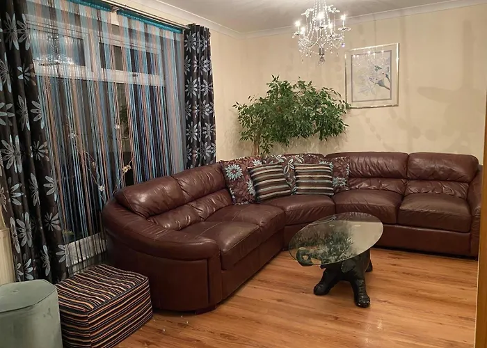 Stunning 3 Bedroom House With 2 Bathrooms