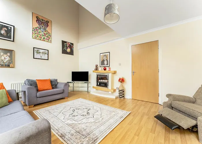 4Bed Finnieston Skyhigh Duplex