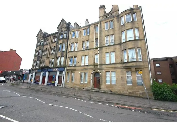 Flat In Glasgow Close To All Local Amenities