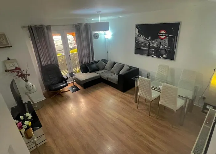 3 Bed ,2 Bedroom Apartment Near City Centre Glasgow