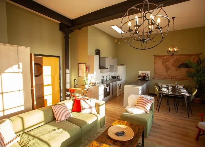 Glasgow Green Getaway With Free Parking