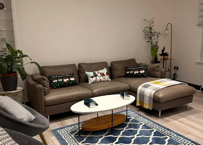 Modern Apartment-Sleeps6-Parking-Seft Check In