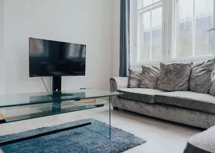 2 Bed Renfield St City Center