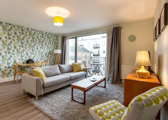 Joivy Chic Flat With Balcony In Merchant City