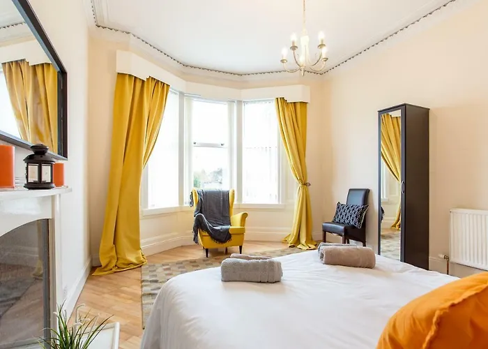Lomond Serviced Apartments- Hydro House