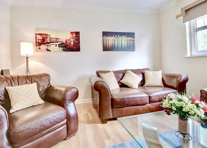 South Side Pleasance Apartment