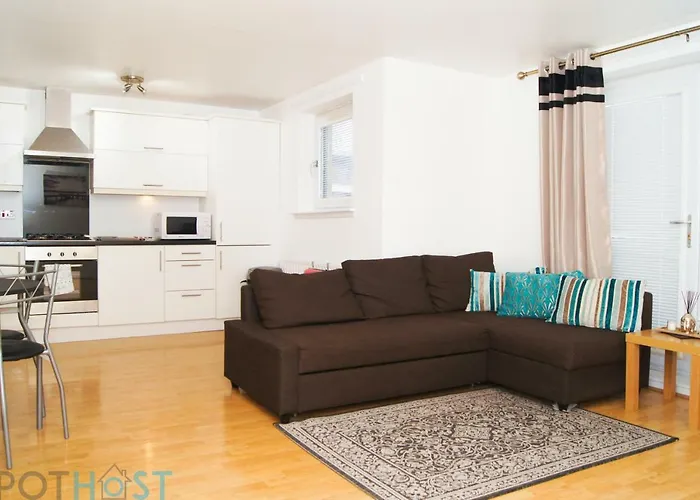 Barrland Court Apartment