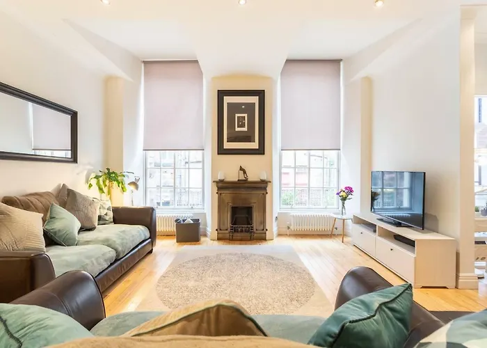 Charing Cross 3 - 4Bed-Historical - Townhouse In City