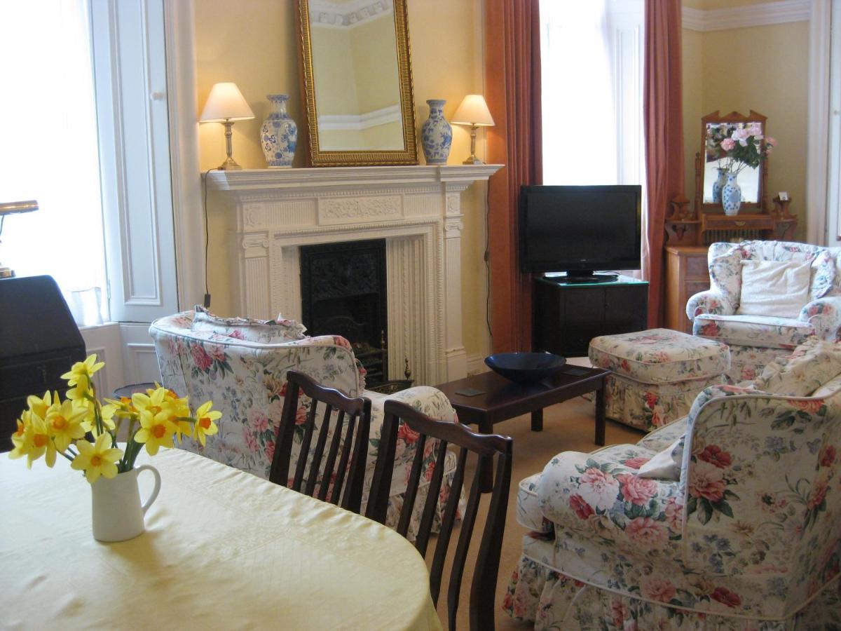 Newhall Apartment