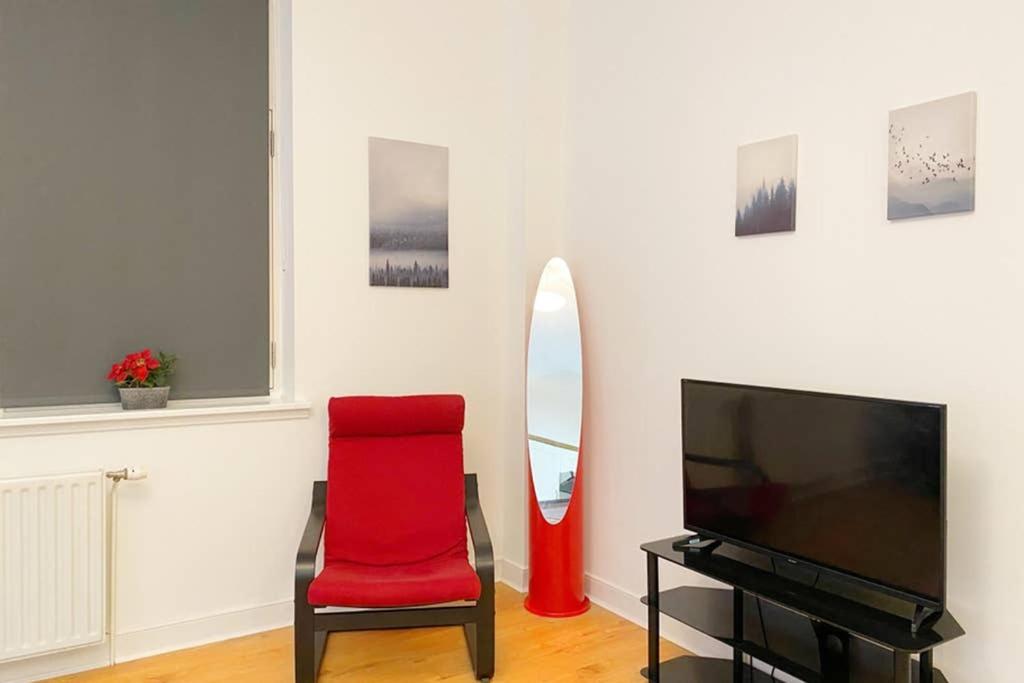 Cozy Nights - Ibrox Street Apartment *