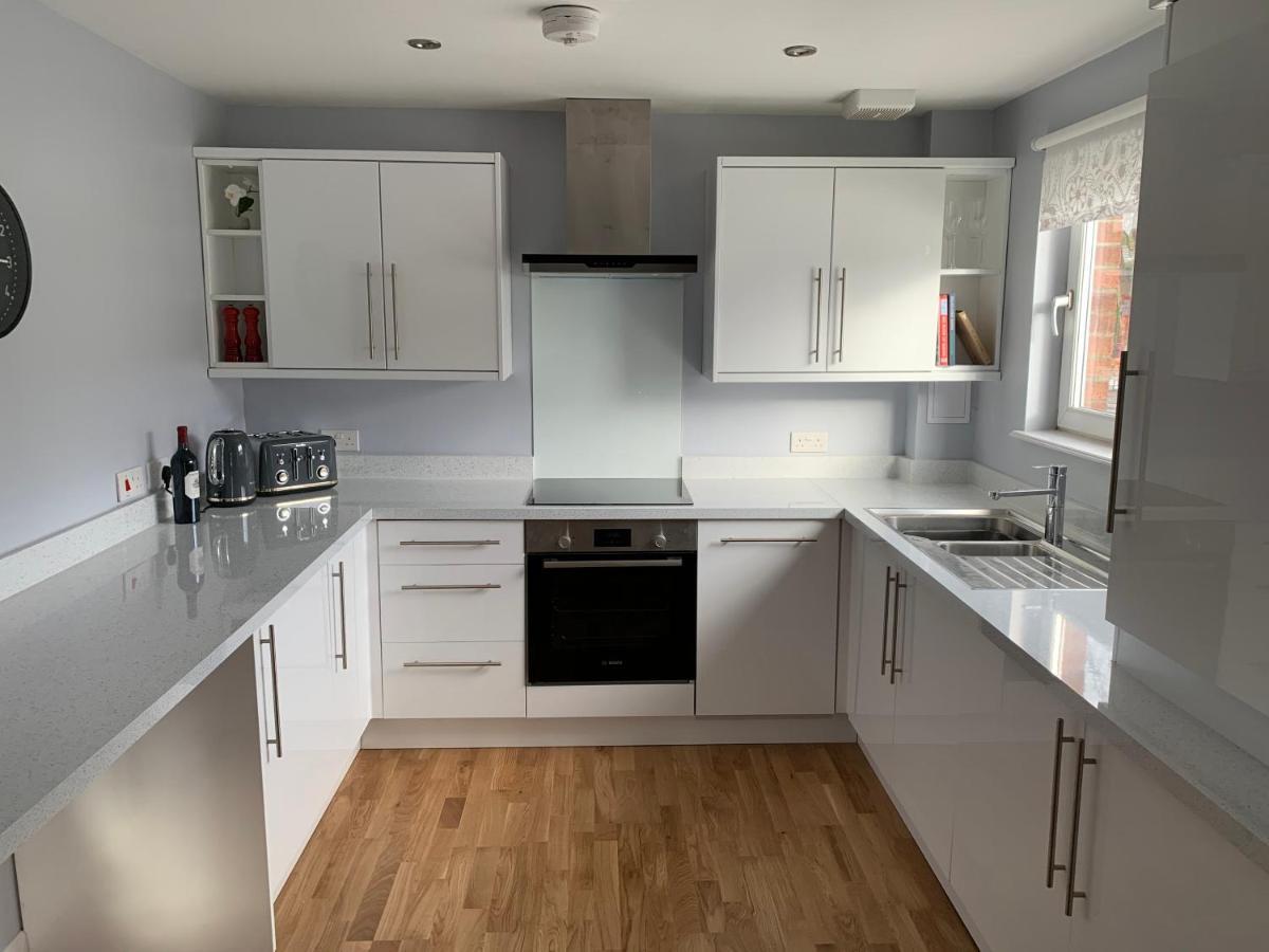 Flat One, 212 Eaglesham Road, East Kilbride, Apartment Glasgow