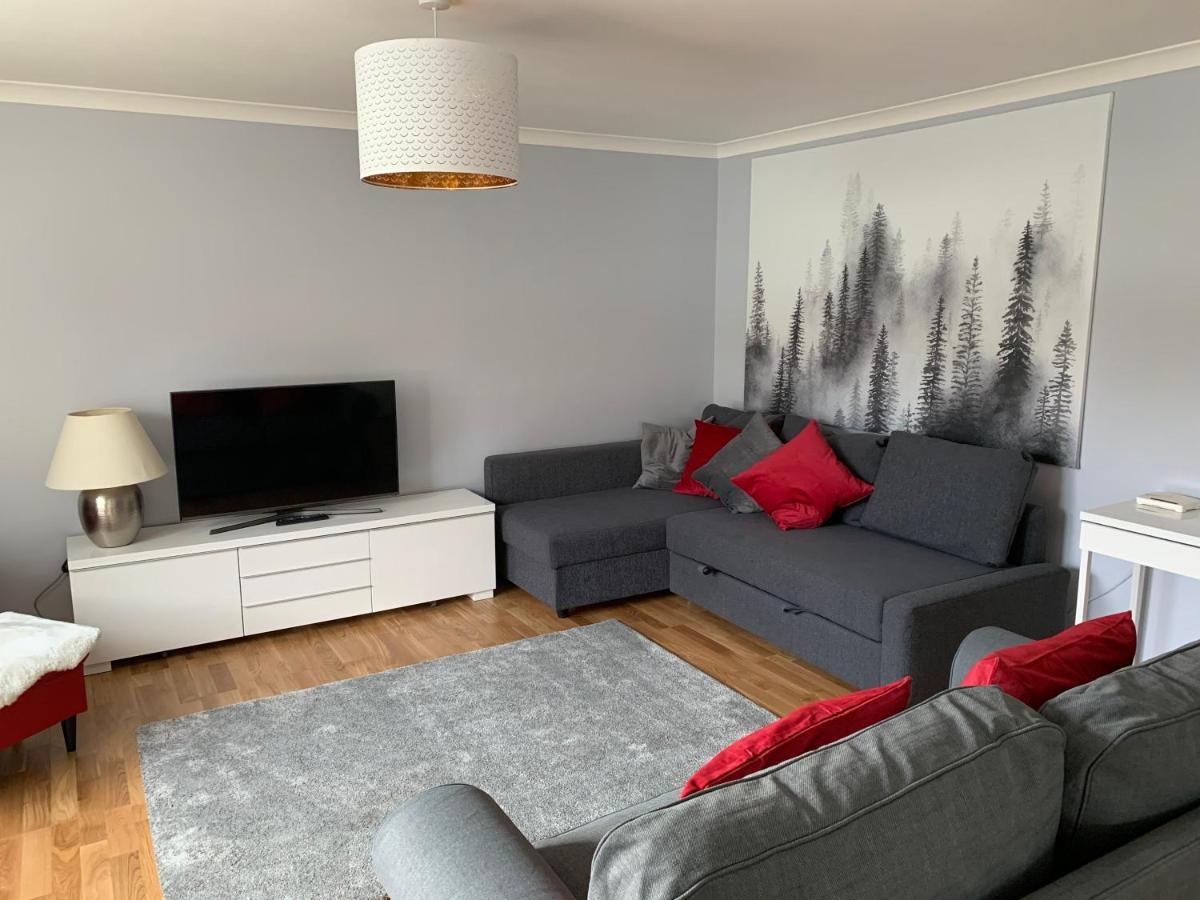 Flat One, 212 Eaglesham Road, East Kilbride, Apartment