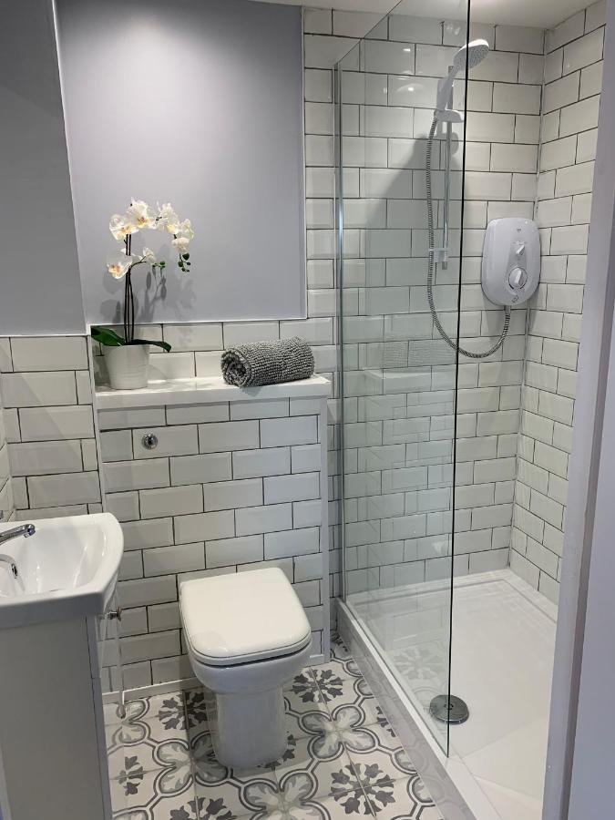Flat One, 212 Eaglesham Road, East Kilbride, Apartment Glasgow