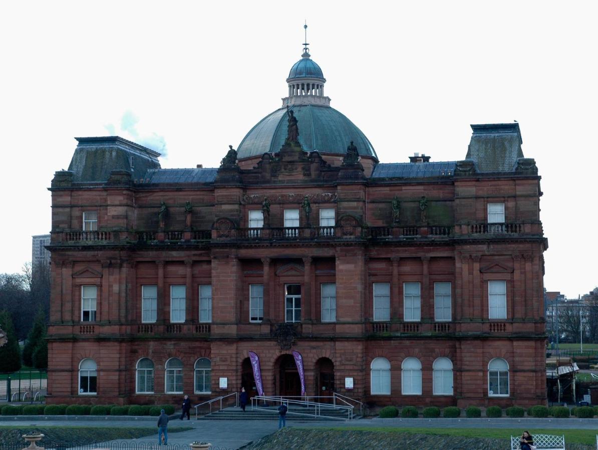 Bright Contemporary Merchant Flat In Location * Glasgow