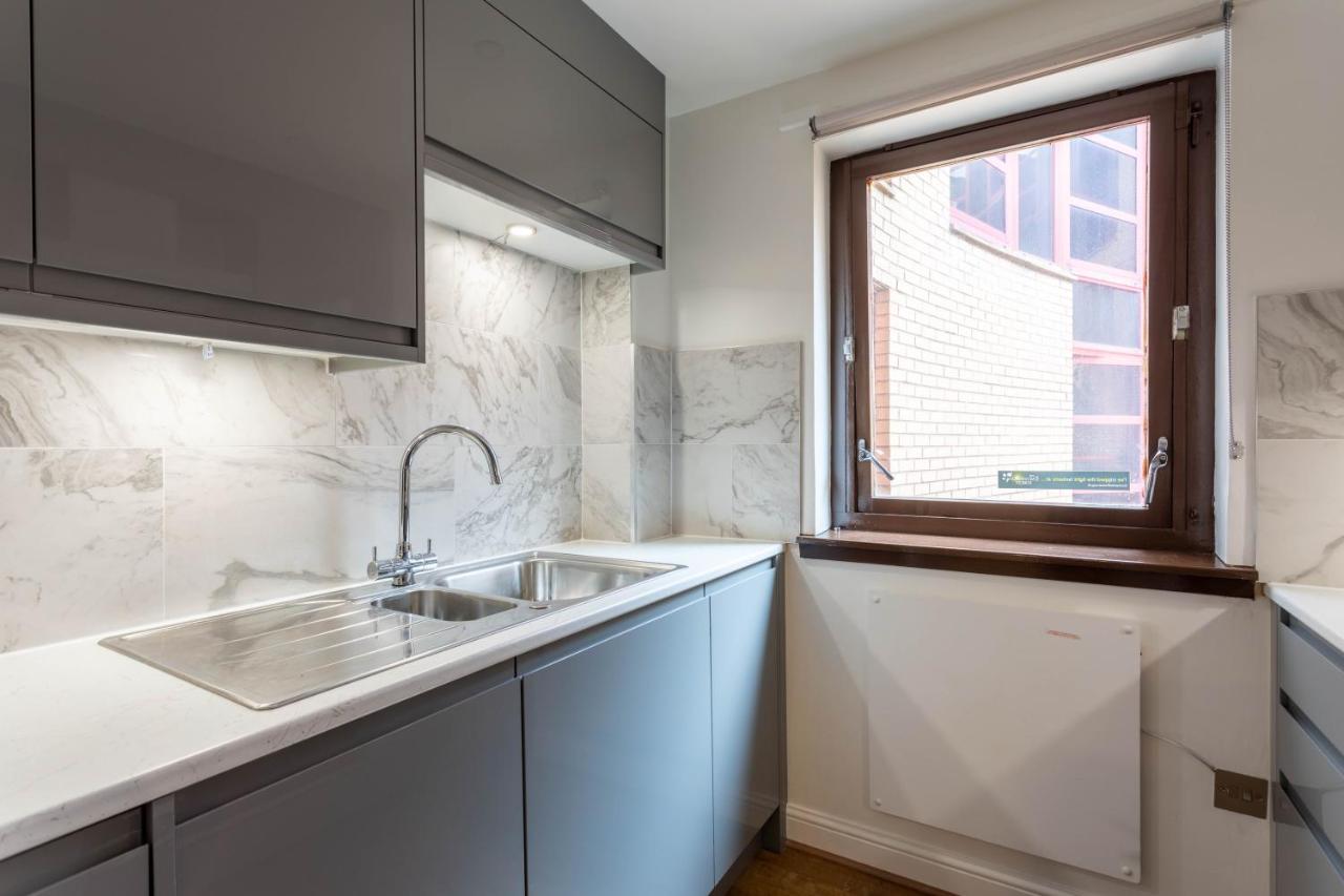 Stunning 1 Bed Merchant With Parking Apartment Glasgow