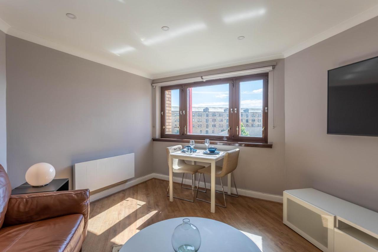 Stunning 1 Bed Merchant With Parking Apartment