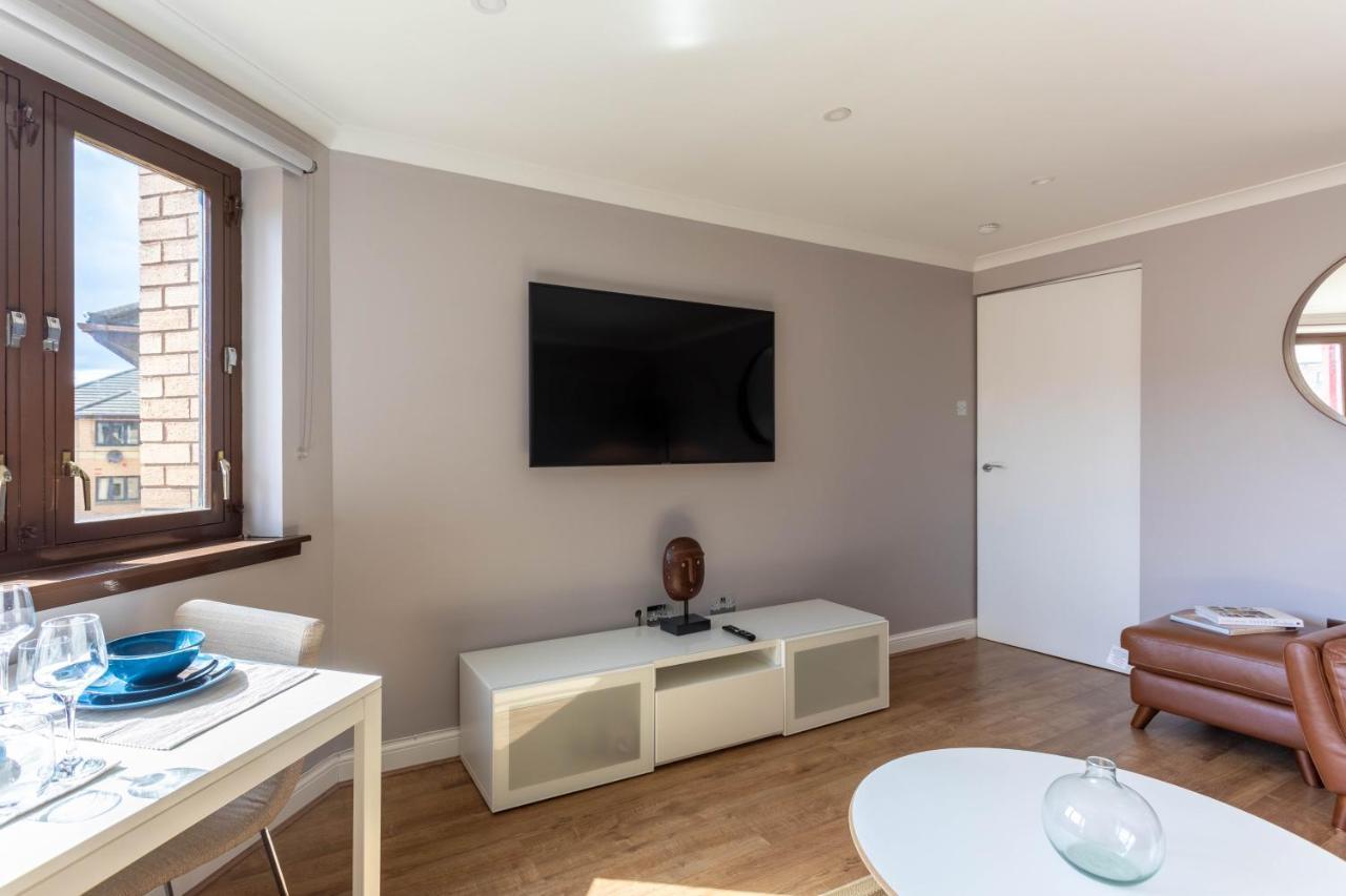 Stunning 1 Bed Merchant With Parking Apartment