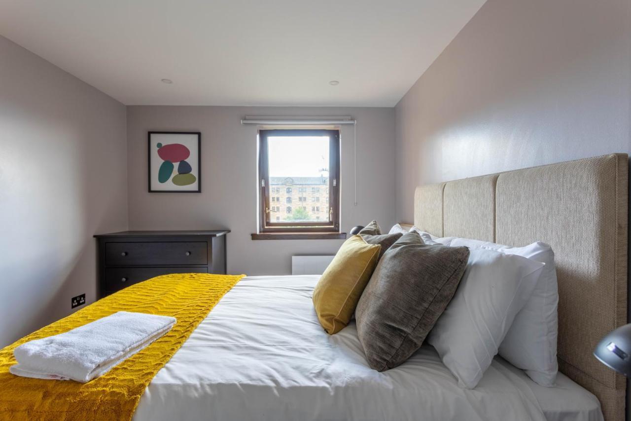 Stunning 1 Bed Merchant With Parking Apartment