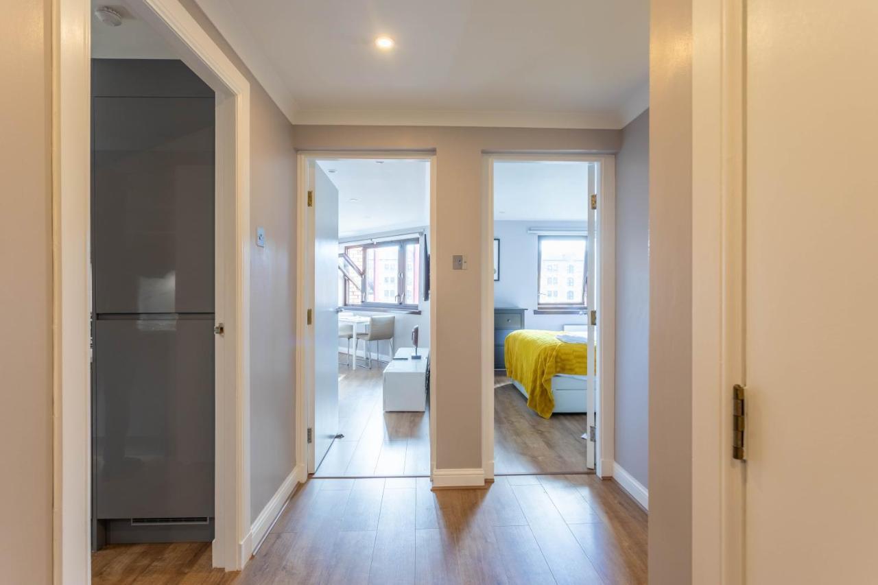 Stunning 1 Bed Merchant With Parking Apartment *