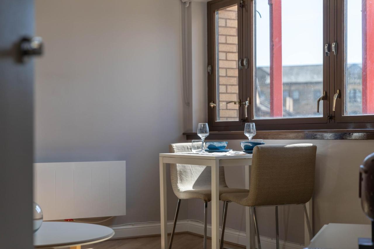 Stunning 1 Bed Merchant With Parking Apartment Glasgow