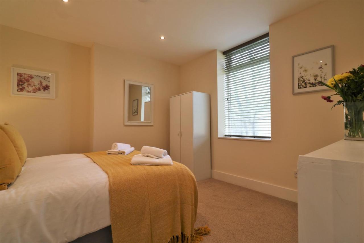 Signature - Railway Apartment *