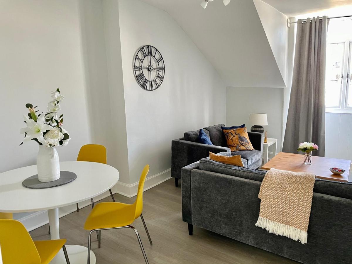 Bright & Cosy City Apartment