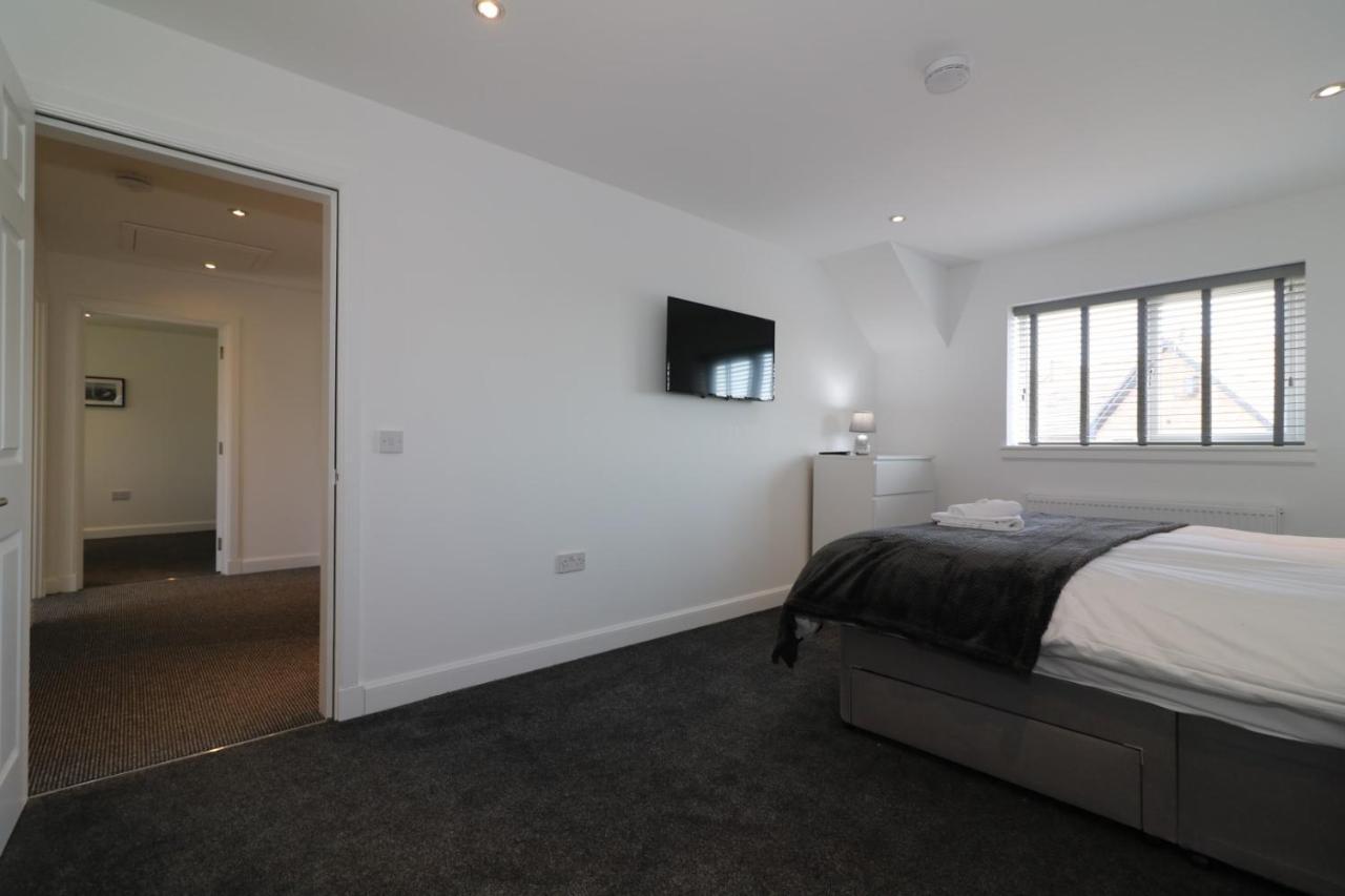 Signature - Railway House 5 Bed Apartment