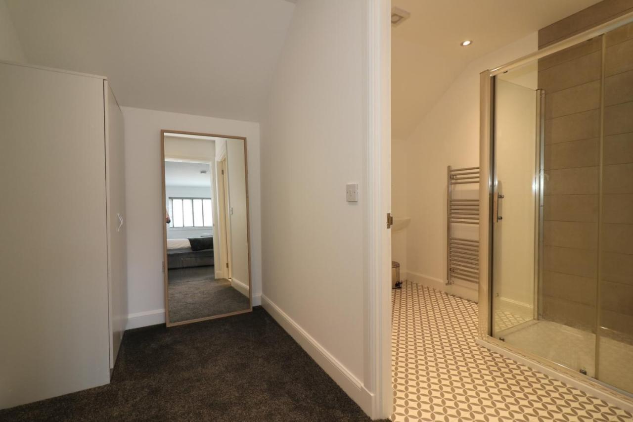 Signature - Railway House 5 Bed Apartment *