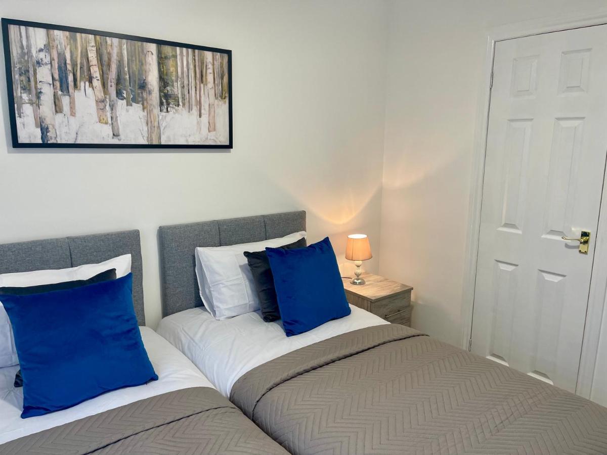 Apartment East *