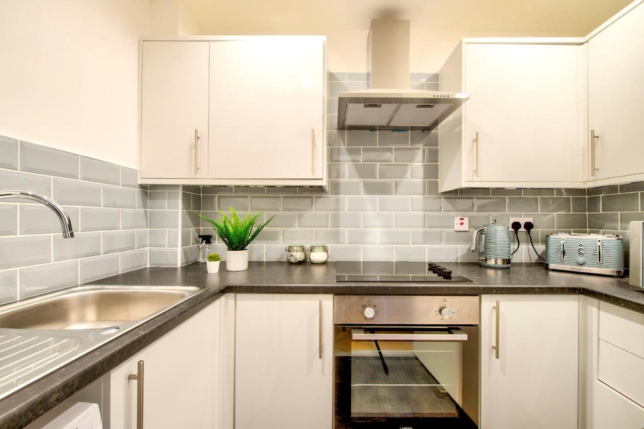 Pass The Keys Stylish 2 Bed In Heart Of West End Apartment