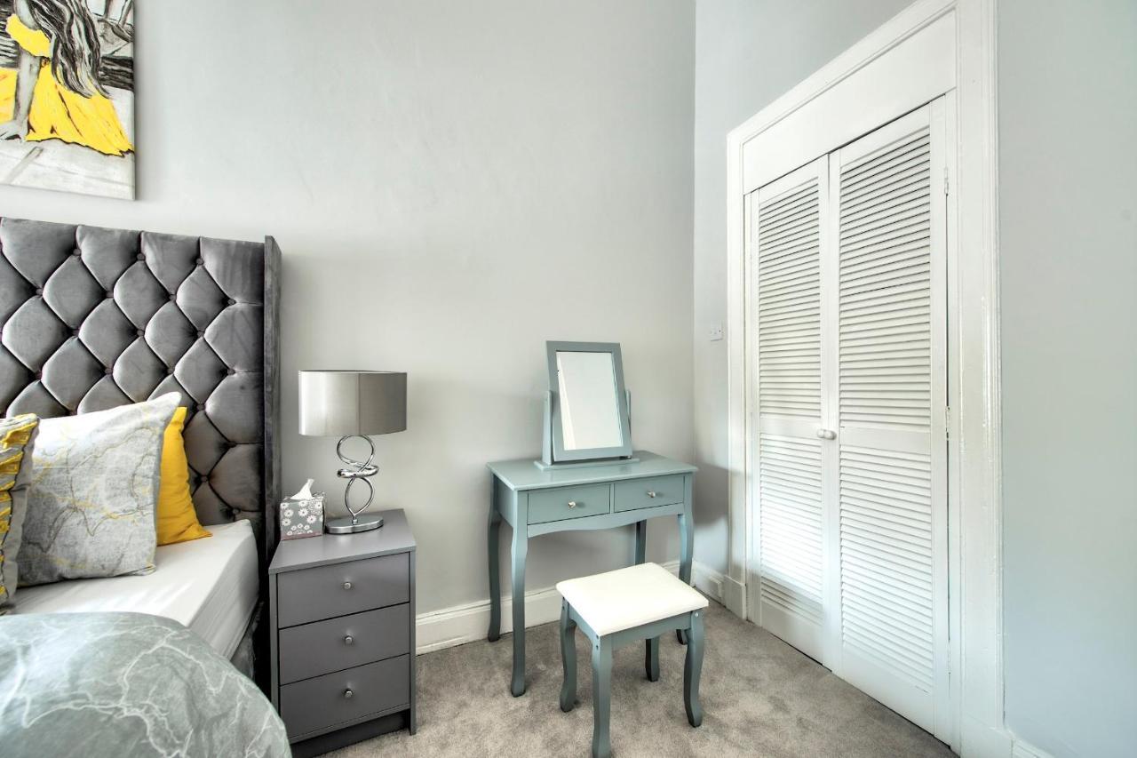 Pass The Keys Stylish 2 Bed In Heart Of West End Apartment