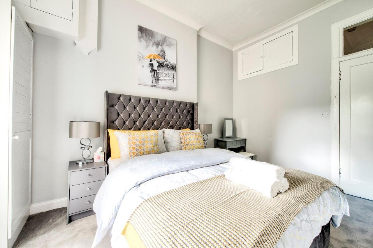 Pass The Keys Stylish 2 Bed In Heart Of West End