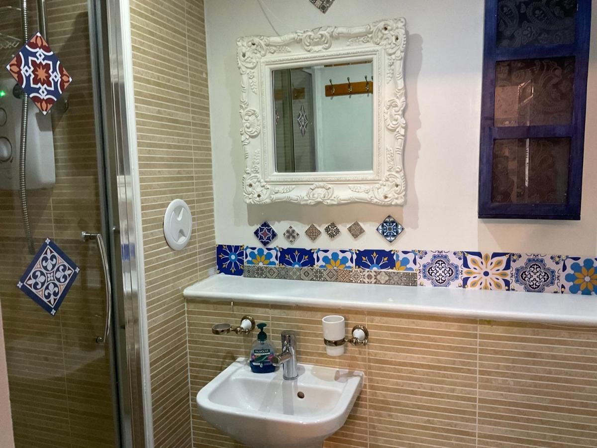 Apartment Glasgow City Multi Locations Guests House
