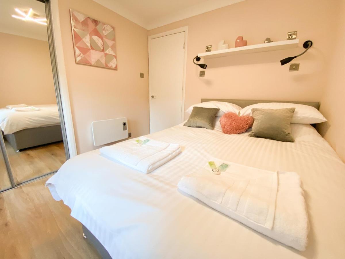 2bd City Centre - Free Private Parking Apartment *