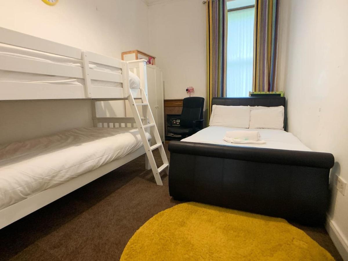 Holiday home Large South Family - Free Parking *