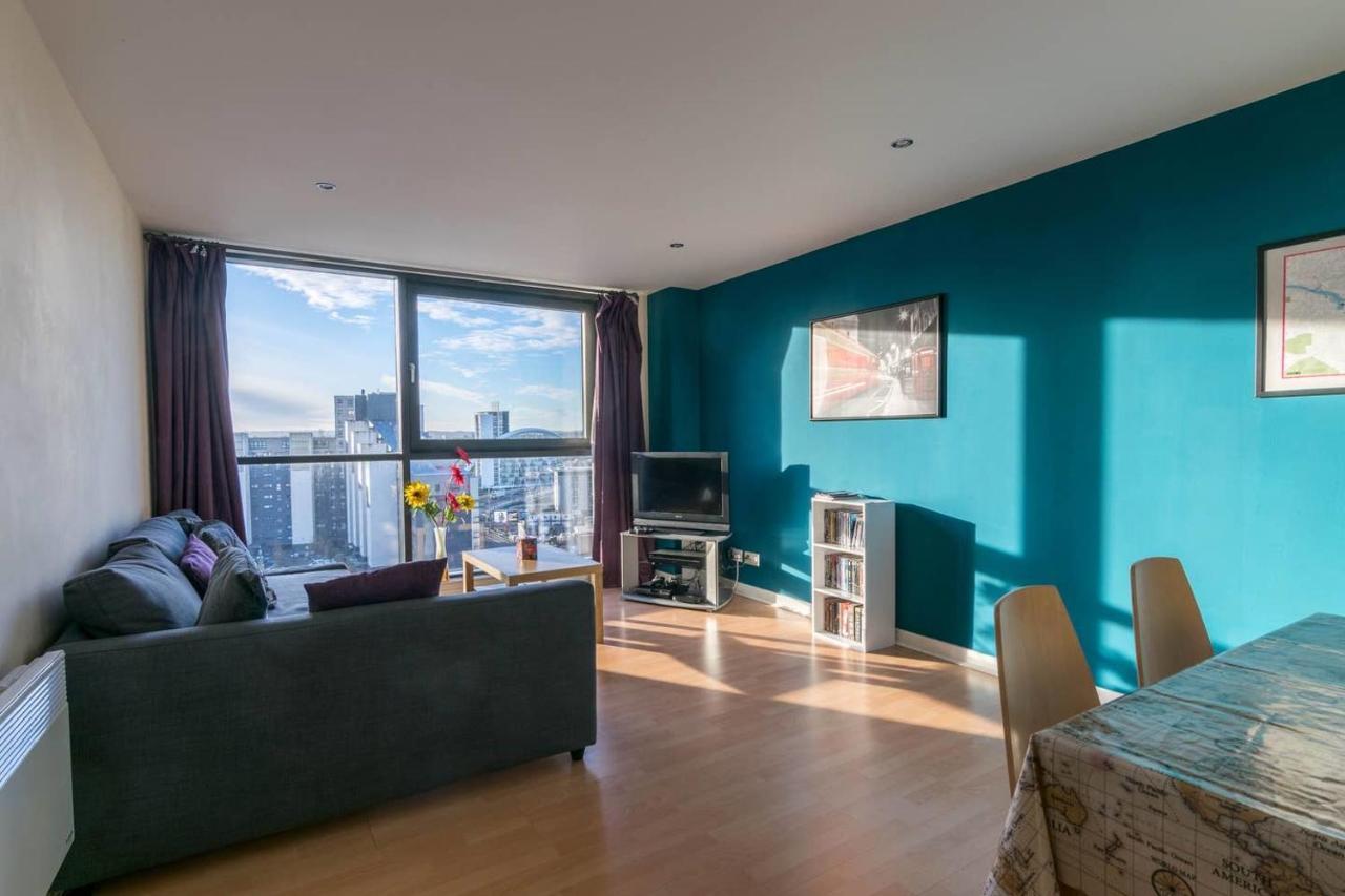 Modern 2 Bed Apartment, Next To Hydro And Secc! * Glasgow