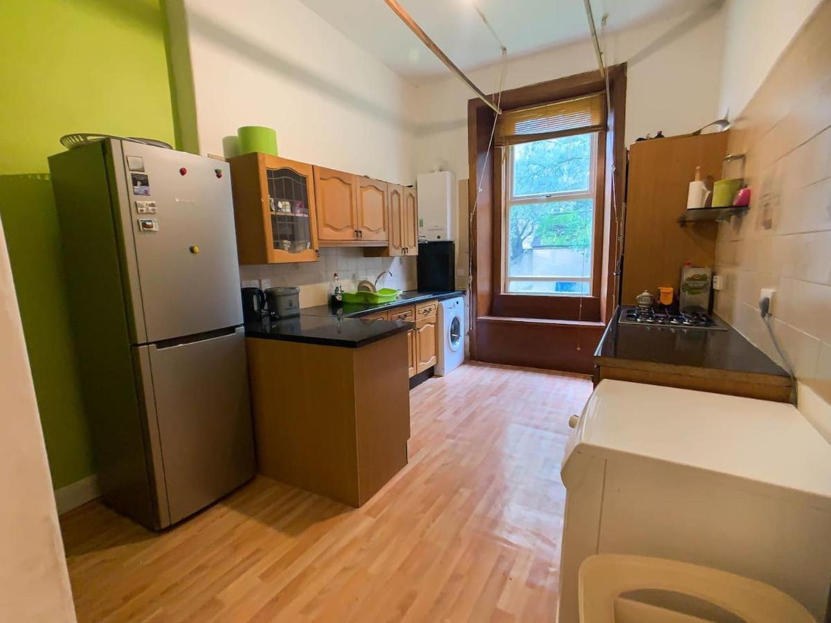 Large South Family - Free Parking Holiday home