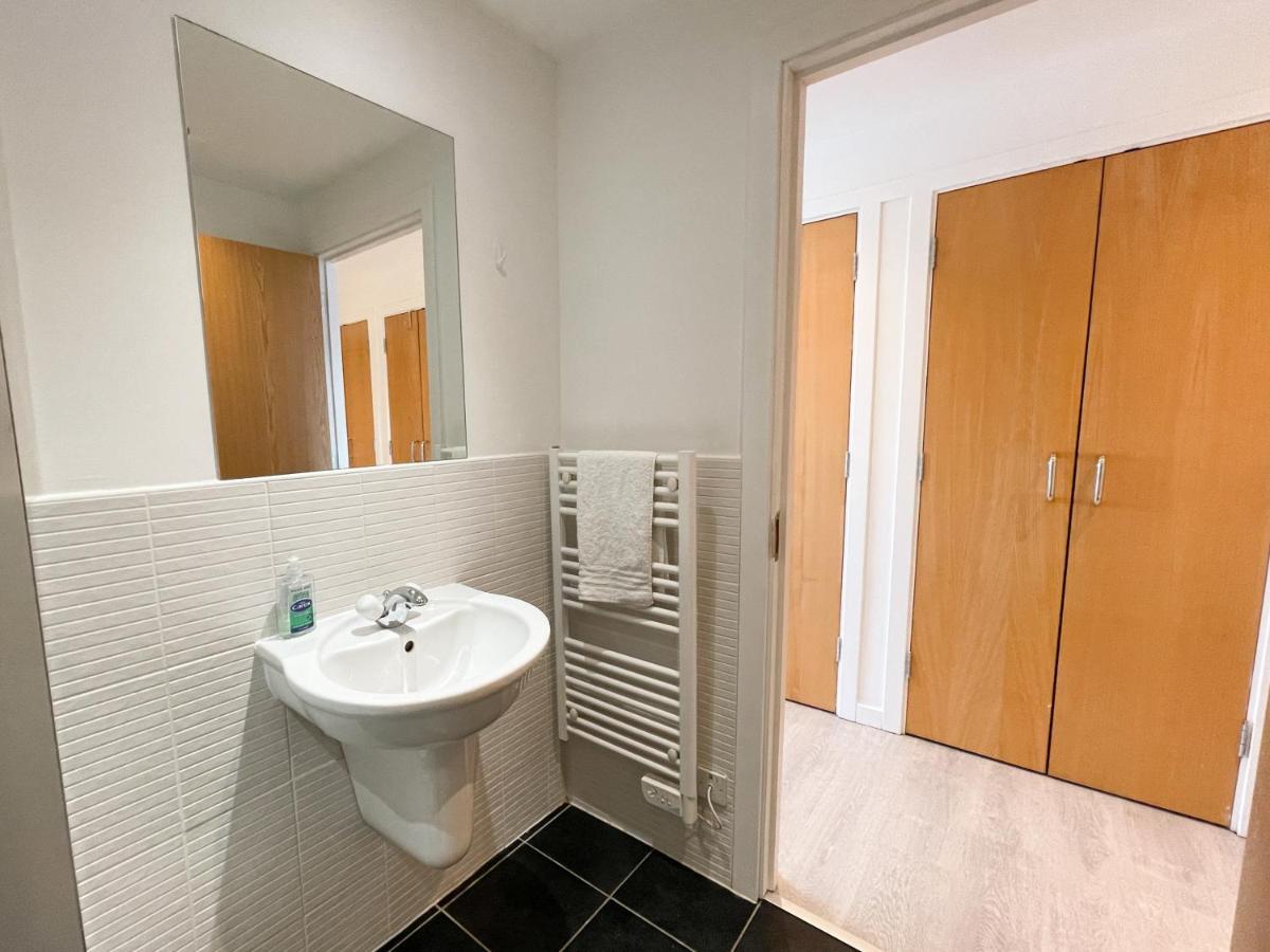 Executive 10th Floor Studio Flat Apartment *