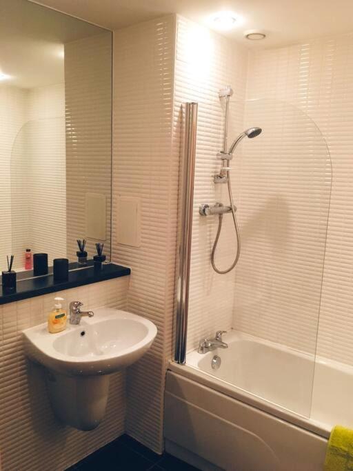 Stunning Flat In The Vibrant Merchant City Apartment Glasgow