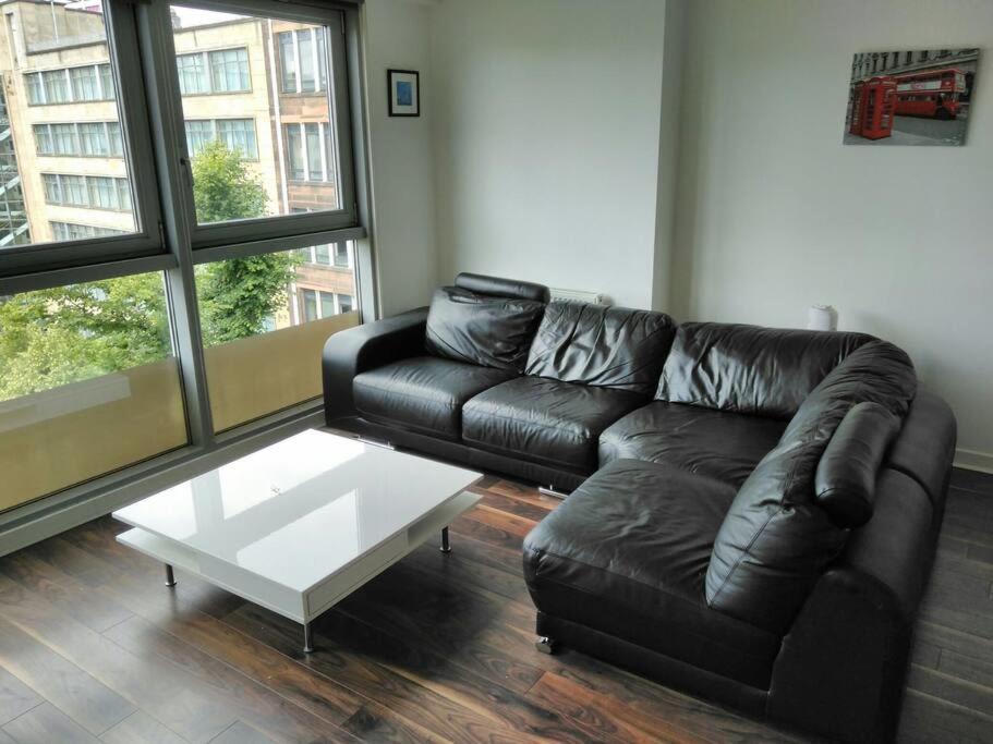 Nicoles Beautiful City Centre Apartment Glasgow