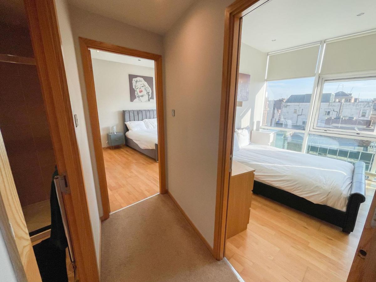Centre 2-bed Parking Jacuzzi Bath Glasgow