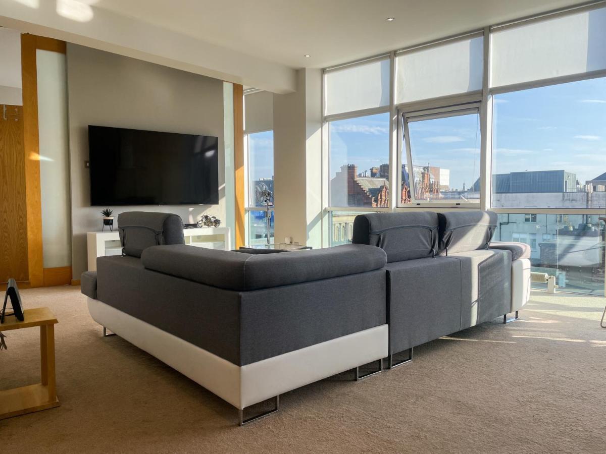 Centre 2-bed Parking Jacuzzi Bath Apartment