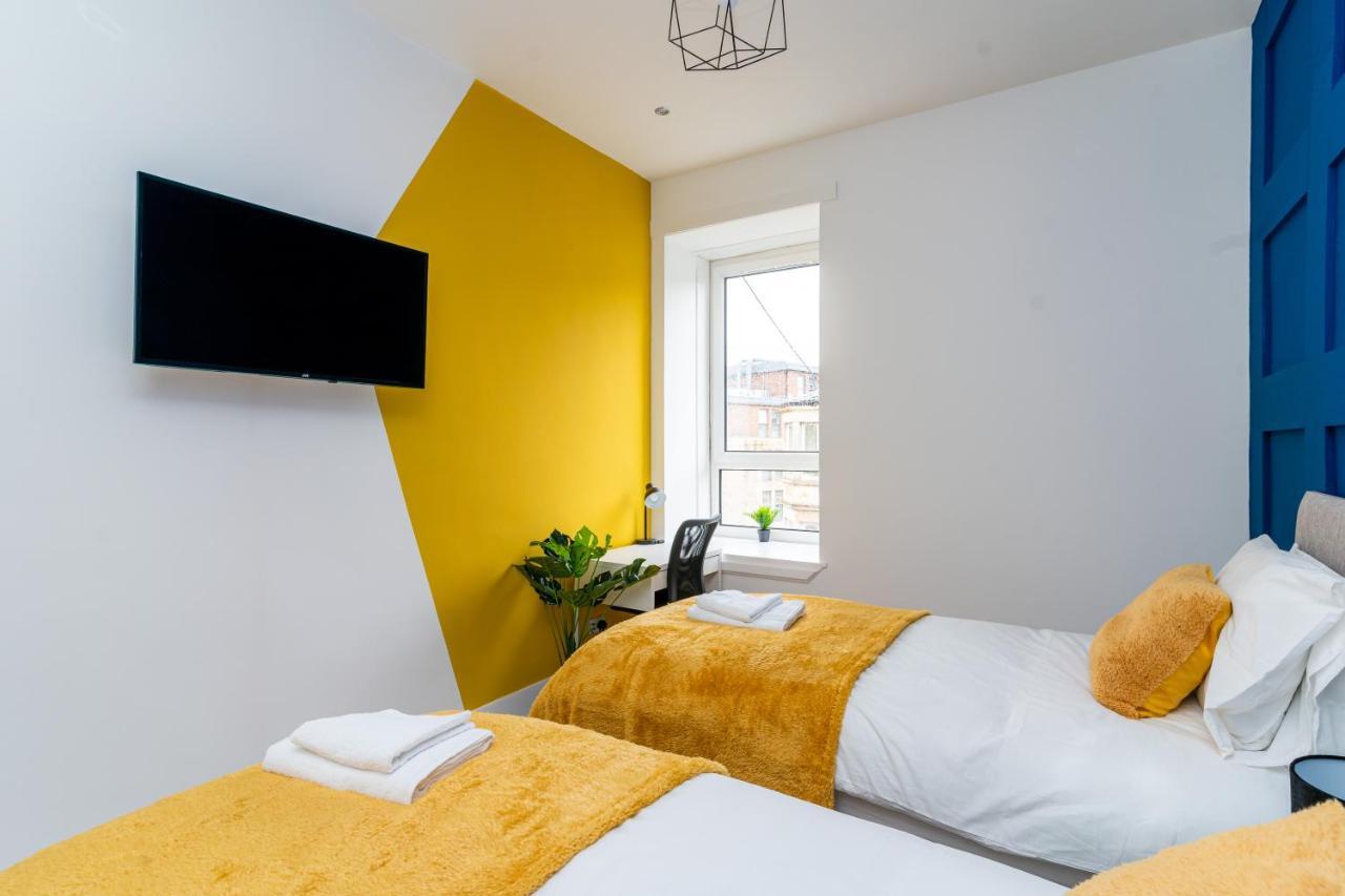 Apartment Cheerful West End Apartment: Cozy 2-bedroom Near Centre
