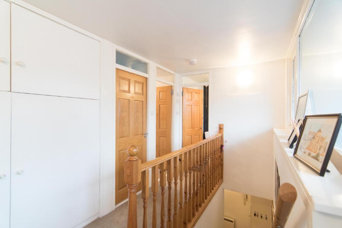 Beautiful 2 Bedroom With Balcony In Trendy West End - Ideal For Hydro, Uni, Ashton Lane & Centre Apartment *